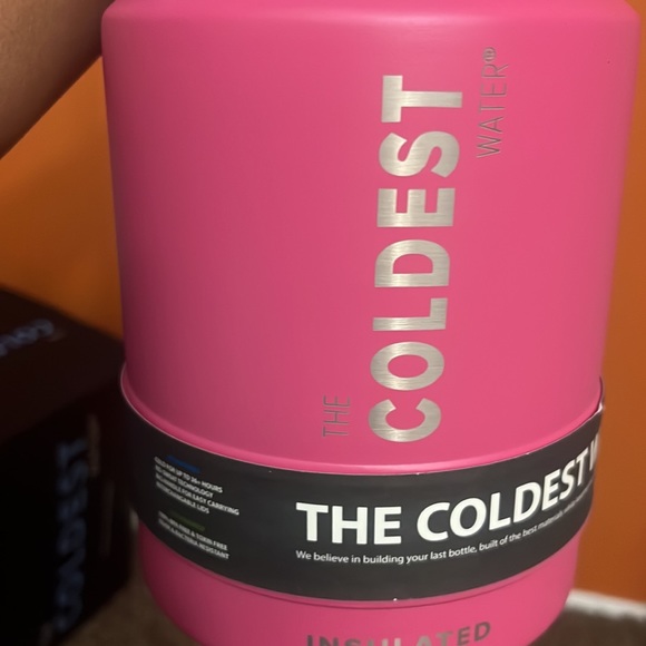 The Coldest  Water Bottle Half Gallon  Flamingo Pink brand new in the box - Picture 4 of 8
